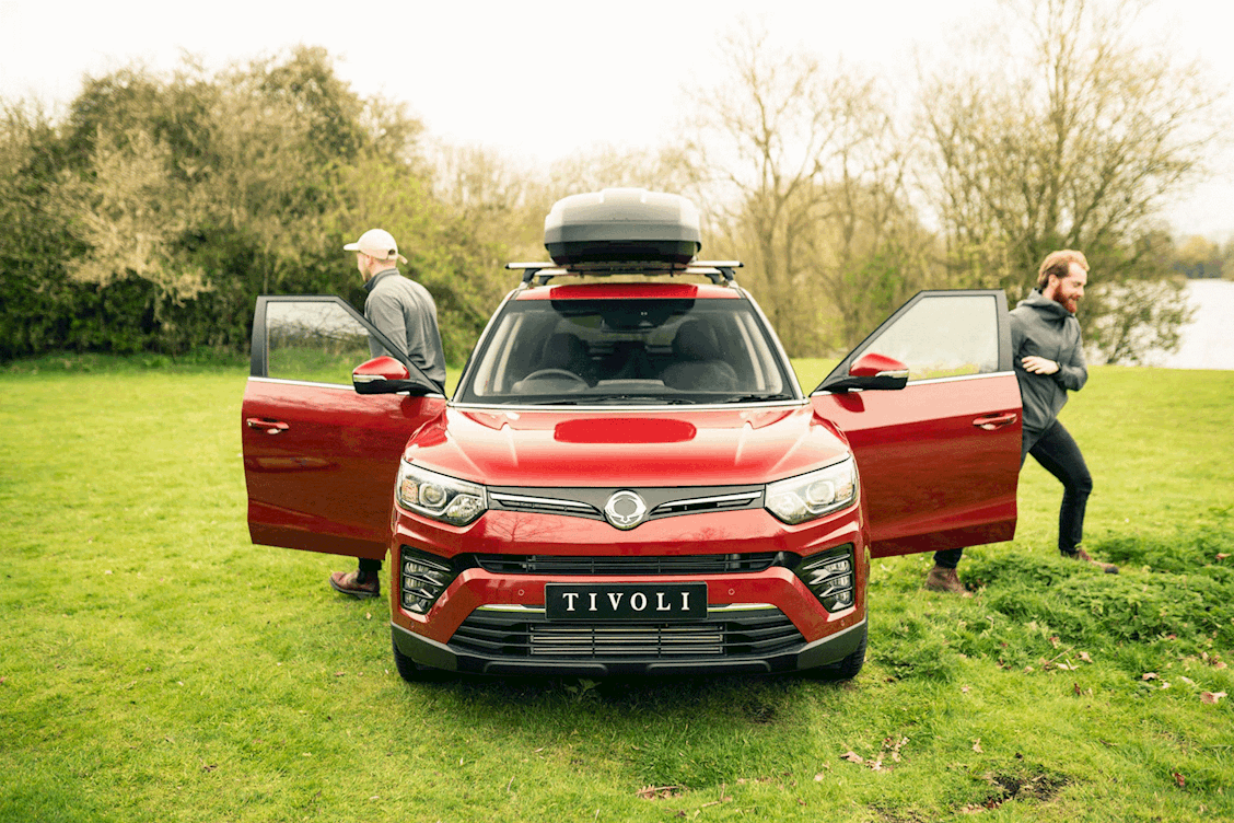 SsangYong Tivoli in red with roof box